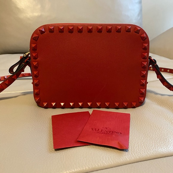 Limited Edition Valentino Red Camera Crossbody - Picture 2 of 10